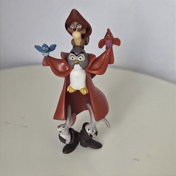 Miniatura Disney Coruja e animais da Floresta como principe Phillip da Bela Adormecida 10 cm