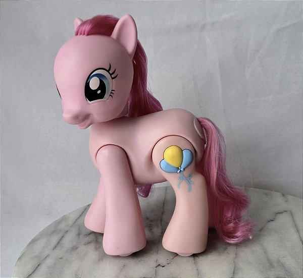 My Little Pony Pink Pie ,anda,fala e canta, Hasbro 20 cm de altura