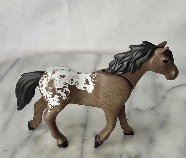 Playmobil, cavalo marrom traseira branca