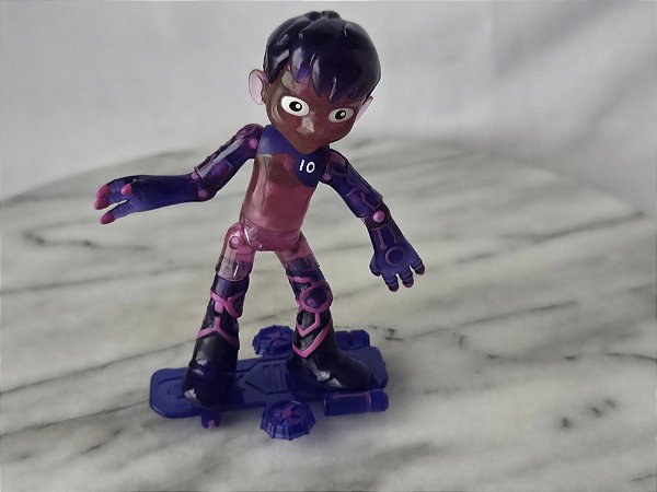 Boneco articulado Ben 10 Glitch com skate 10 cm, Cartoon Network ,Playmates 20186