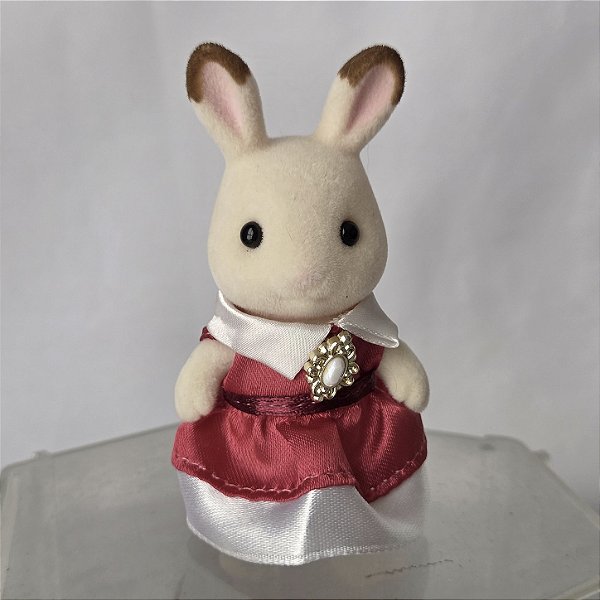 Sylvanian Families Coelha chocolate Freya de vestido de gala, Epoch 6001