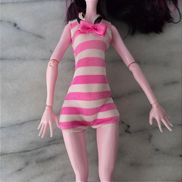 Roupa para Monster High Draculaura Maiô Skull Shores