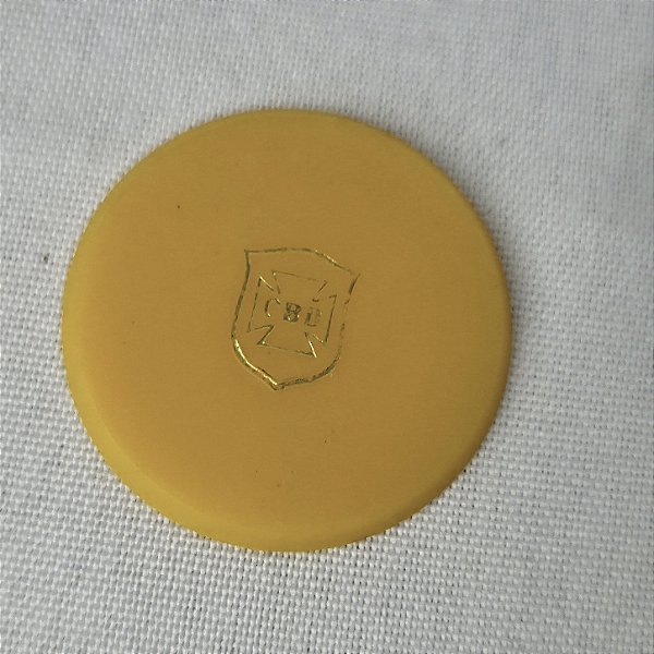 Futebol de botao amarelo com sigla CBF, 4 cm de diametro