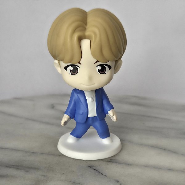 Boneco J Hope do Tiny Tan BTS coleção Mcdonald's 2025
