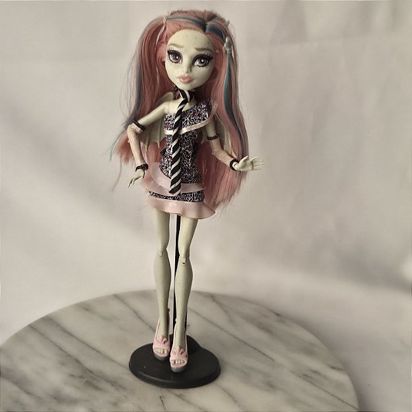 Boneca Monster high Rochelle GNO Sucata Restauro incompleta