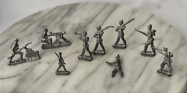 Soldadinhos de chumbo antigos sem pintura, lote de 8, mede 3,5 -5 cm