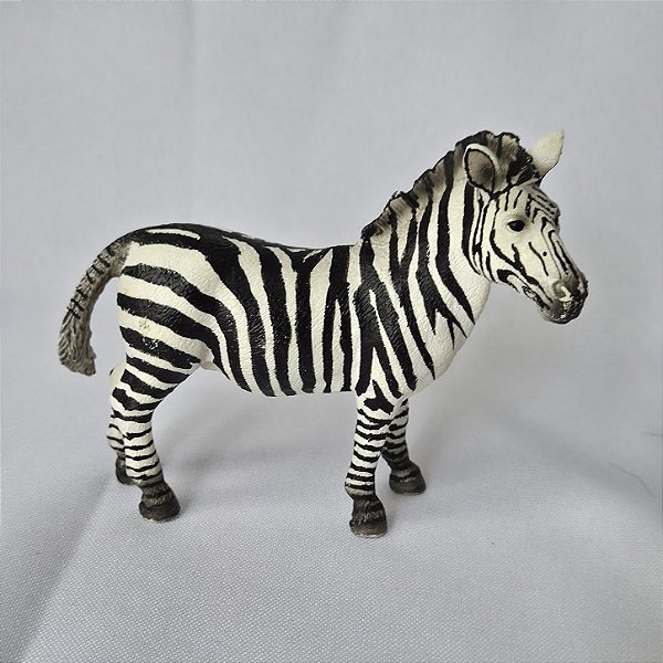 Miniatura de vinil Schleich 2008 de zebra femea, egua, 11 cm comprimento, 9 cm de altura