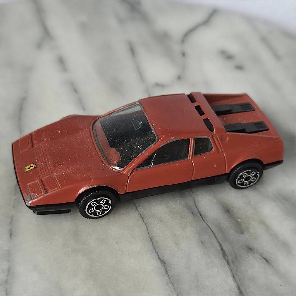 Miniatura metal anos 80 Burago Italy Ferrari 512 BB , escala 1:43