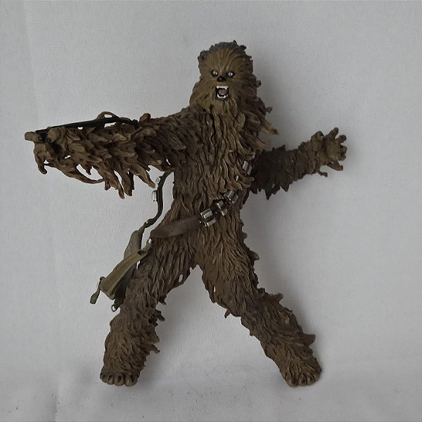 Boneco articulado no braço esquerdo de Chewbacca Star wars 22cm LFL Hasbro 2004