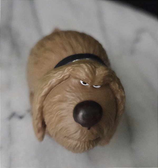 Ministura dr vinil cachorro Duke 5cm de altura 9 cm de comprimento, do secret life of pets , Universal