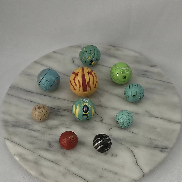 Bakugan sem marca. Lote de 10 variados