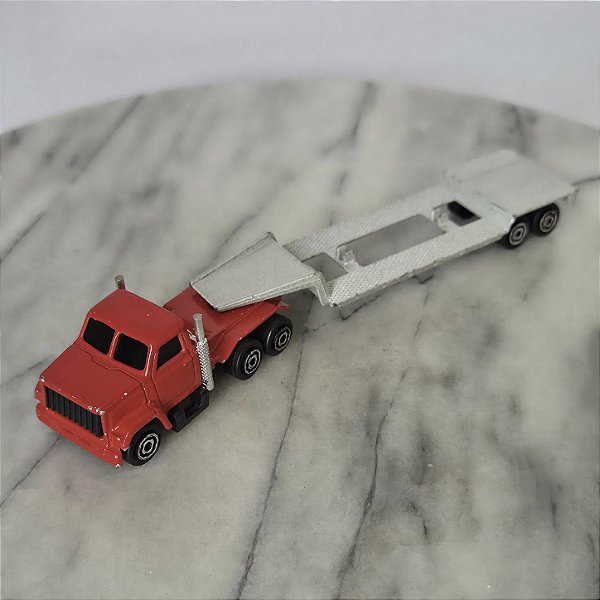Anos 80, Miniatura de metal Majorette França de cavalo.mecanico Magirus com carreta prancha