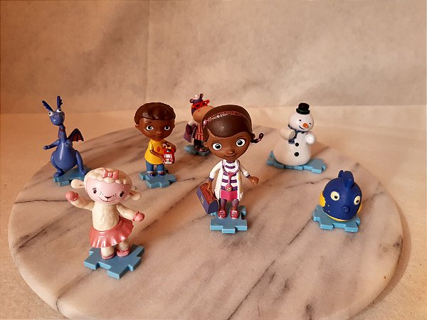 Playset usado Dra. Brinquedos Disney store 7 figuras