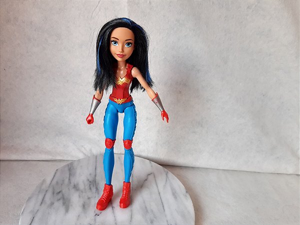 Boneca Mulher Maravilha treinamento coleção super hero girls DC comics, 30cm faltam tiaram e capa