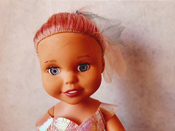 Boneca de plástico cabelos mesclados rosa e louro  da Estrela 40cm