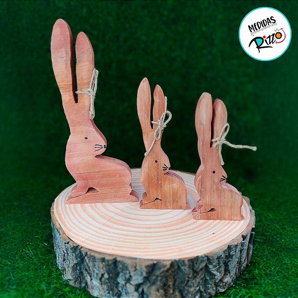 Trio de Coelhos Vermelho em Madeira com Laço - 1 unidade - Rizzo