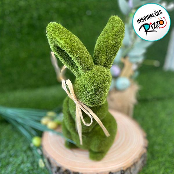 Coelho Decorativo de Grama em Pé com Laço de Palha - 26cm - 1 unidade - Rizzo