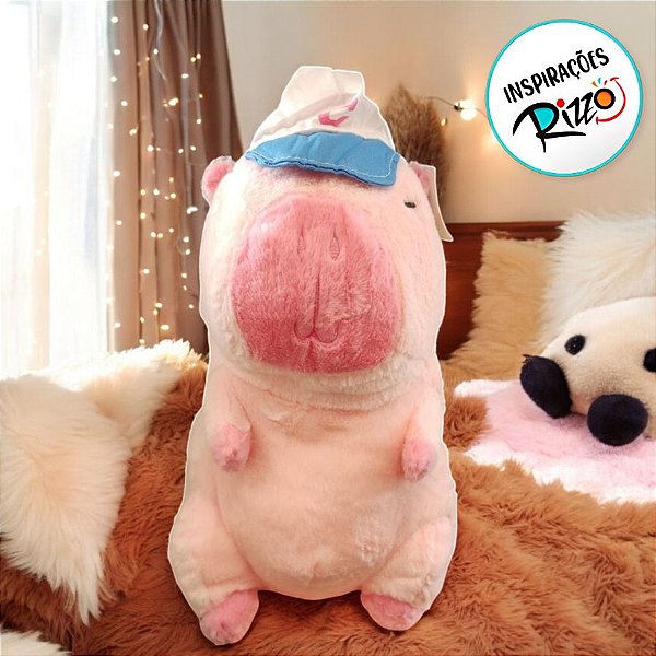 Capivara De Pelúcia Rosa Com Boné Branco - 40cm - 1 unidade - Rizzo - Rizzo