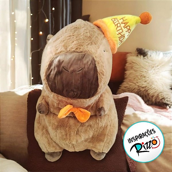 Capivara De Pelúcia Marrom Com Chapéu Amarelo "Happy Birthday" - 40cm - 1 unidade - Rizzo - Rizzo
