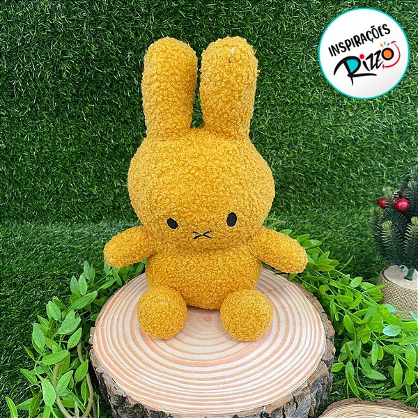 Coelho de Pelúcia Amarelo Boca Fechada - 29cm - 1 unidade - Rizzo