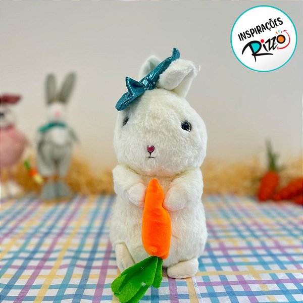 Coelho de Pelúcia Branco Segurando Cenoura com Laço Azul - 25cm - 1 unidade - Rizzo