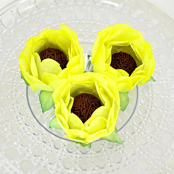 Forminha para Doces Finos - Bela  Amarelo Claro - 30 unidades - Decora Doces - Rizzo