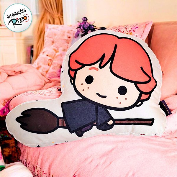 Almofada Rony Weasley e Vassoura - 38cm - Harry Potter - 1 unidade - Rizzo