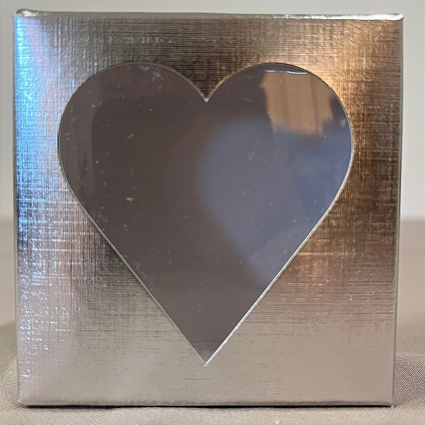 Caixa Para Doce Com Visor De Coração - 7x7x3cm - Prata Texturizada - 10 unidades - Assk - Rizzo