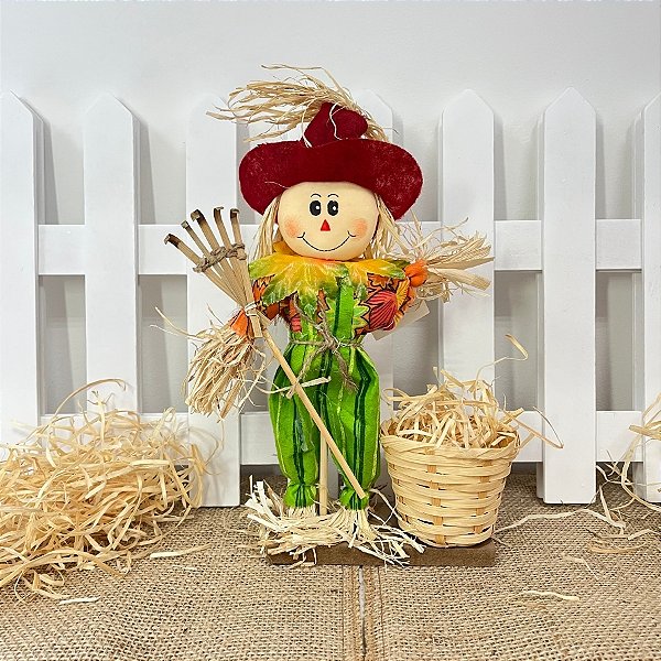 Enfeite Decorativo De Festa Junina Com Base Espantalho Com Cesta e Rastelo - Vermelho - 1 unidade - Rizzo