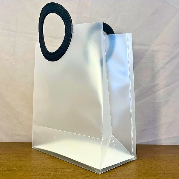 Sacola Transparente Fosca PVC com Alça Redonda de Couro Preto - 27x23x11cm - 1 unidades - Rizzo