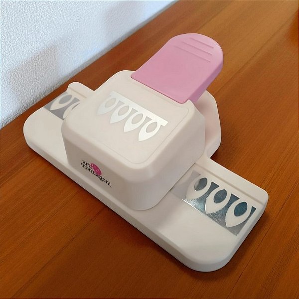 Furador de EVA/Papel Borda Contínua - Folhas - 1 unidade - Art Montagem - Rizzo