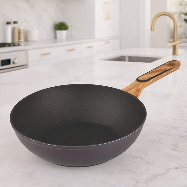 Panela Wok de Alumínio Forjado e Cabo Efeito Madeira - Linha Charcoal - 3L - 1 unidade - Cromus - Rizzo