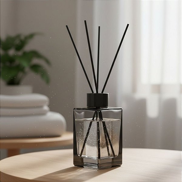 Frasco Difusor De Vidro Preto Com Tampa Preta e Batoque - Rosca 24/410 - 126ml - 10,5x5cm - 1 unidade - Rizzo