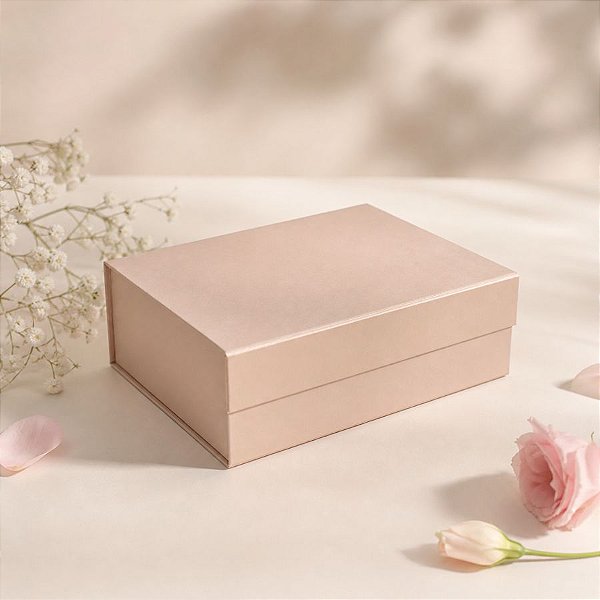 Caixa de Papel Rígido Retangular com Imã - Champagne - P 24,5x17,5cm - 1 unidade - Rizzo