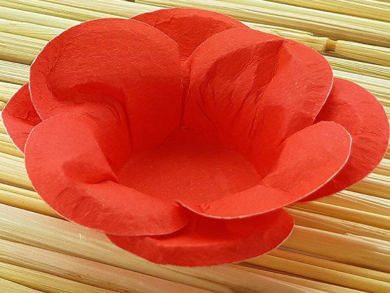 Forminha para Doces Floral Leka  Colorset Vermelho - 40 unidades - Decorart - Rizzo Embalagens
