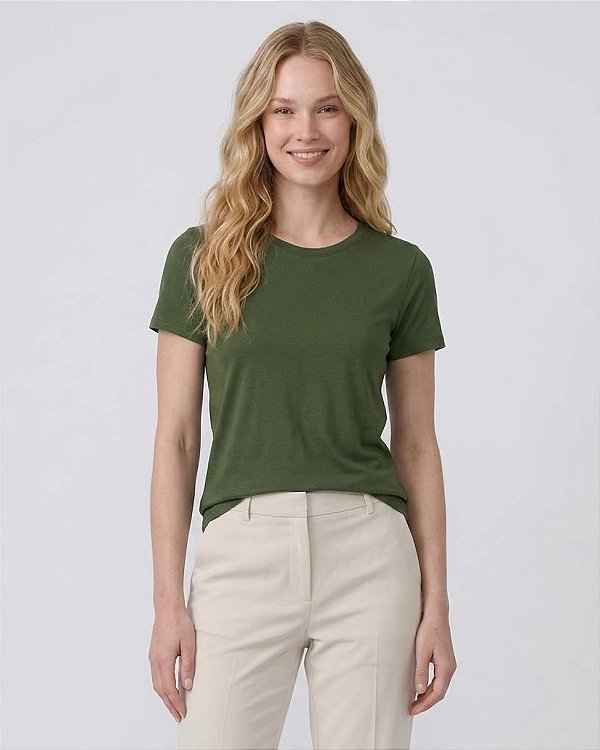 Camiseta Feminina Manga Curta Gola Careca em Viscose
