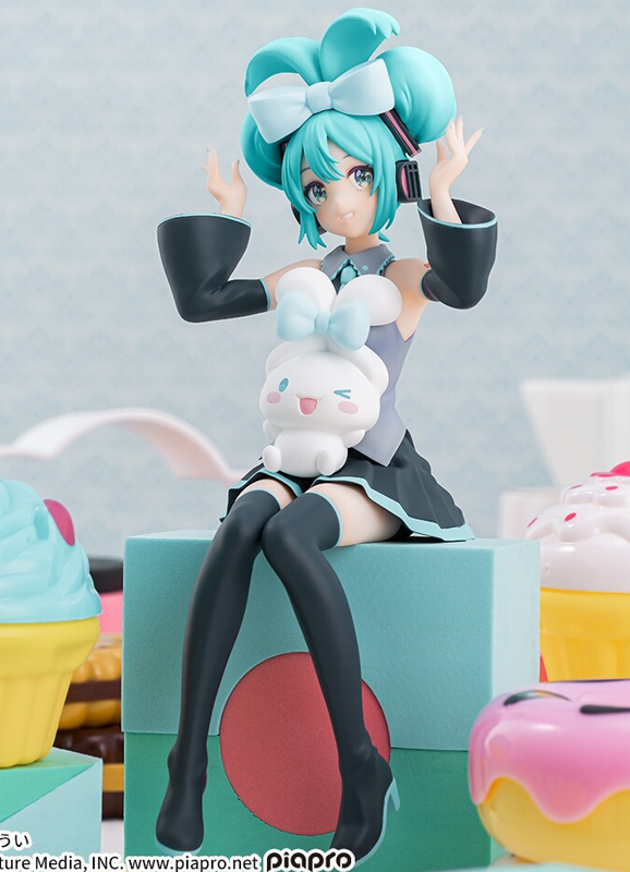 [ESTOQUE] CINNAMOROLL - PIAPRO CHARACTERS - HATSUNE MIKU X CINNAMOROLL - PREMIUM CHOKONOSE