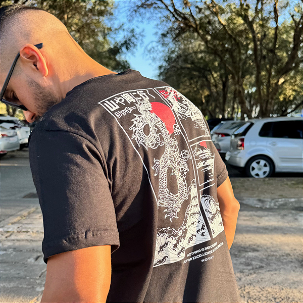 T-SHIRT ADULTO PRETA JAPÃO