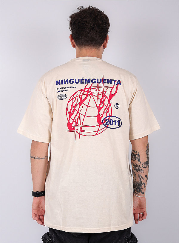 Camiseta Chronic- World Tag Fire - Off White
