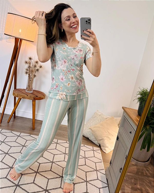 Pijama Meia Estação em Viscose com Elastano Floral Calça e manga Curta Menta