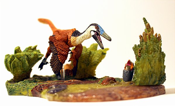BUITRERAPTOR EM AMBIENTE PANTANOSO BEASTS OF THE MESOZOIC FIGURA COM ACESSÓRIOS