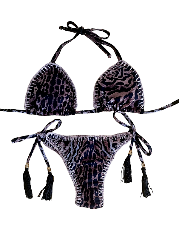 Biquíni cortininha animal print com detalhes em crochê