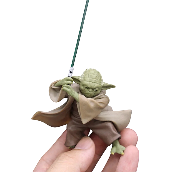 BONECO MESTRE YODA COM SABRE STAR WARS MANDALORIAN MINIATURA