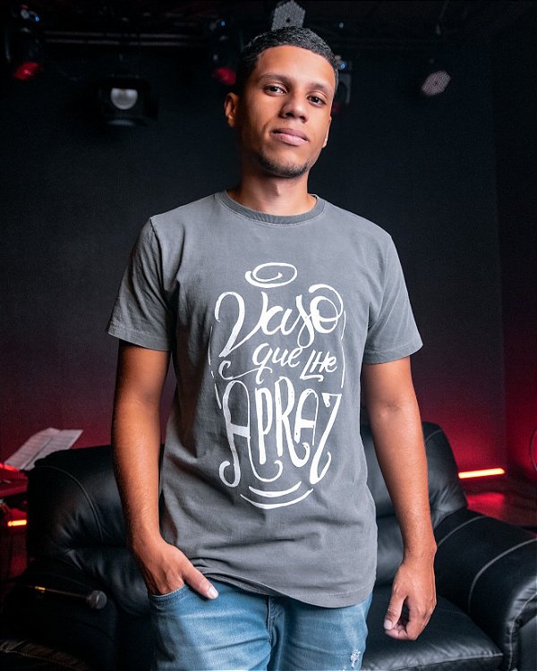 Camiseta Masculina Vaso Que Lhe Apraz