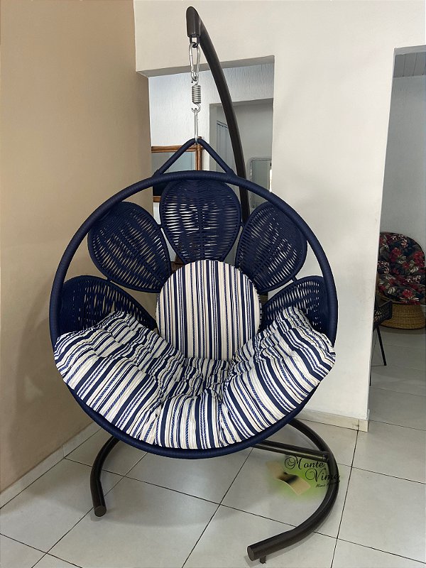Poltrona Suspensa em corda náutica modelo Flor com suporte de chão
