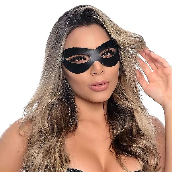 MÁSCARA TIAZINHA EM BEDIN DOMINATRIXXX