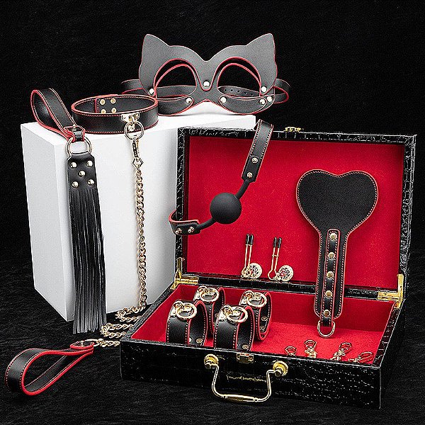 KIT MALETA SADO LUXO PRETO COM VERMELHO