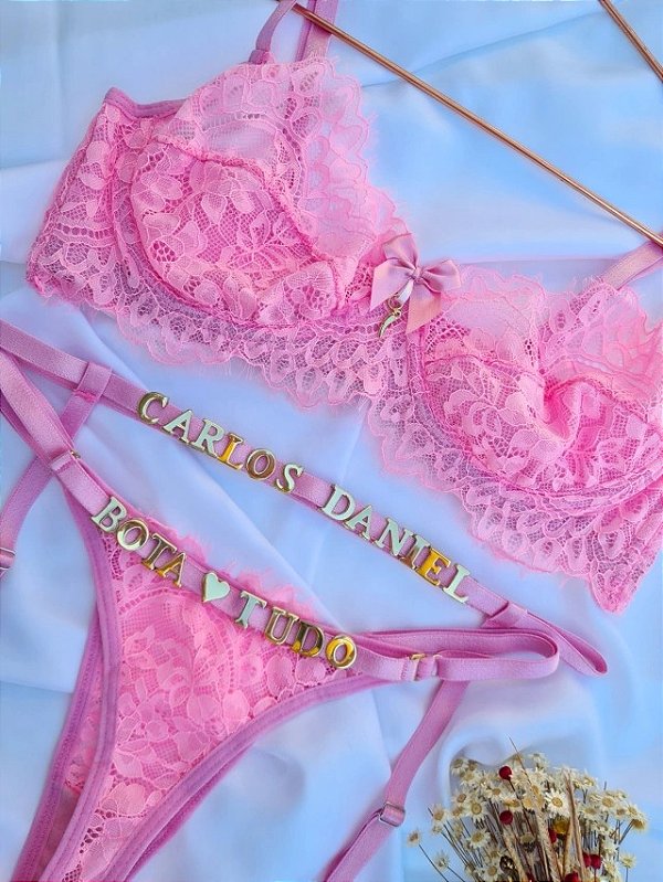 CONJUNTO PERSONALIZAVEL EM RENDA ROSA PANTERA