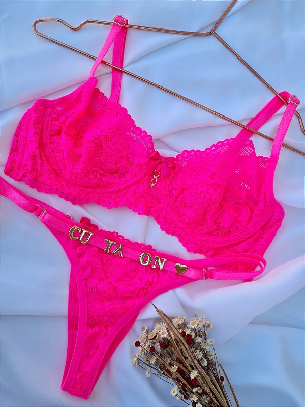 CONJUNTO PERSONALIZAVEL EM RENDA ROSA NEON