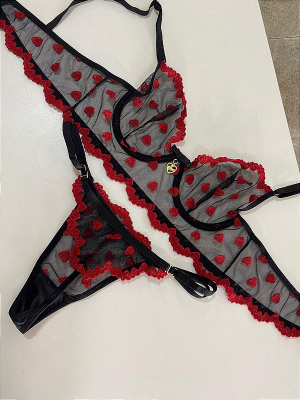 CONJUNTO PERSONALIZAVEL FIO BORBOLETA EM TULE COM CORAÇÃO PRETO COM VERMELHO 2